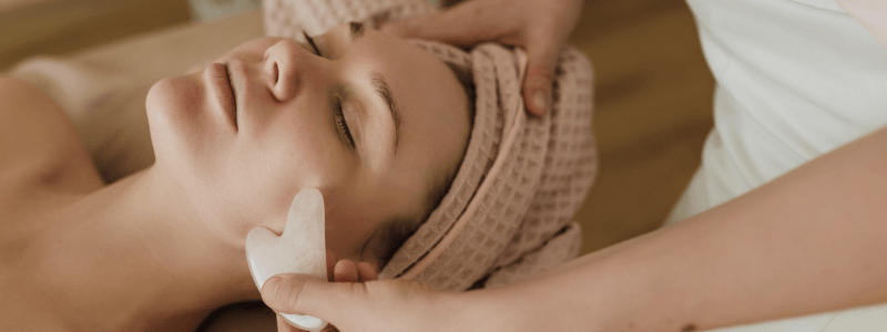 Gesichtsbehandlung - die verschiedene Schritte