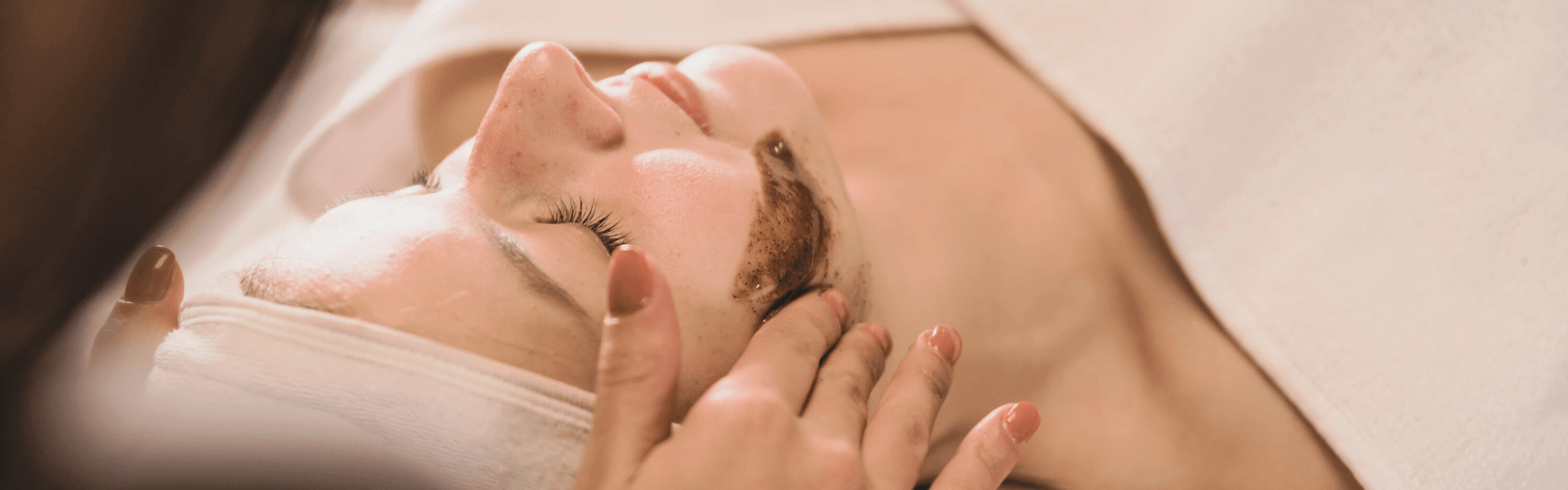 Kosmetikstudio in Schriesheim – Gesichtsbehandlung bei Anadore Kosmetik