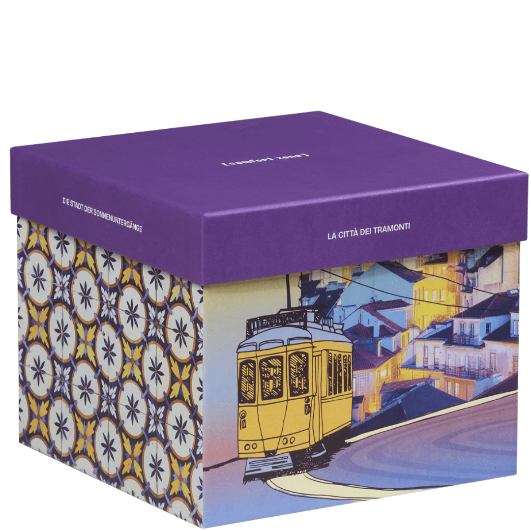 Edle Kartonverpackung des Comfort Zone The City of Sunsets Sets – nachhaltige Geschenkbox mit luxuriösem Design und Pflegeprodukten für Tag und Nacht.