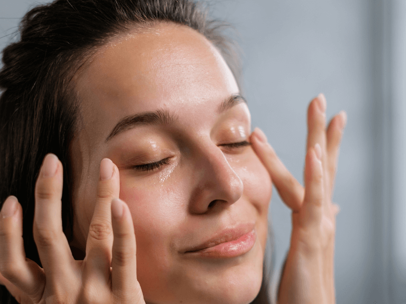 Sanft Augencreme auftragen – Pflege & Schutz für strahlende Augen