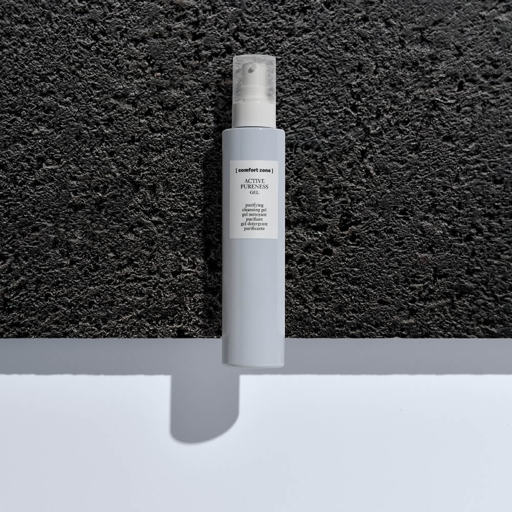 Comfort Zone Active Pureness Gel 200ml, erfrischendes Reinigungsgel für unreine Haut in einer Mood-Aufnahme