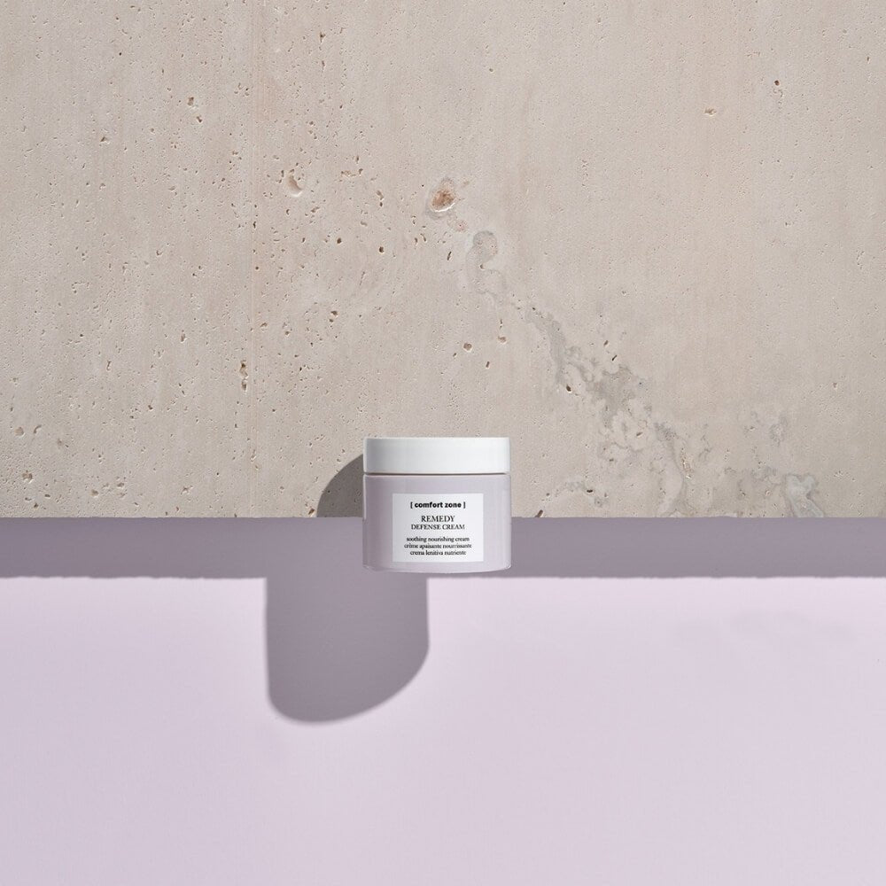 Comfort Zone Remedy Defense Cream 30ml, schützende Gesichtscreme in einer Mood-Aufnahme