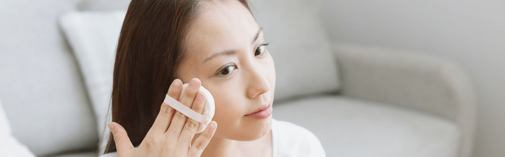 Gesichtsreinigung als Teil einer professionellen Hautpflege-Routine