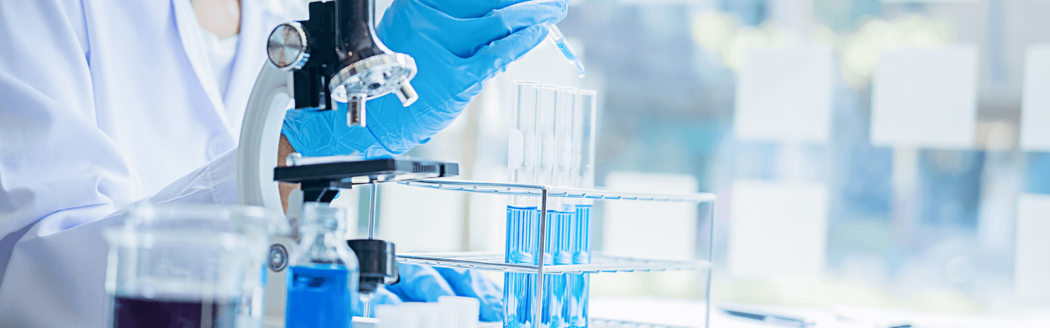 Laboraufnahme zur wissenschaftlichen Hautanalyse – steht für die dermatologische Forschung der Marke Mesoestetic.