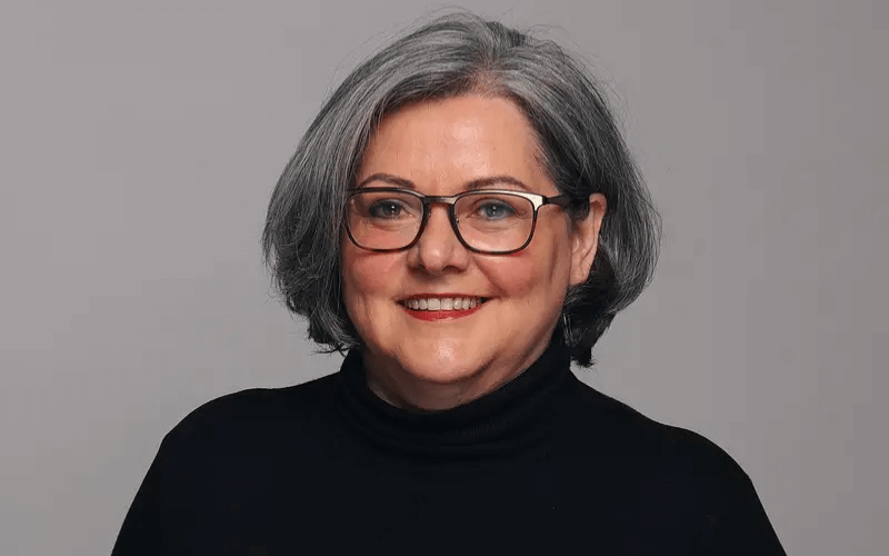 Porträt einer erfahrenen Kosmetikerin bei ANADORE – persönliche Beratung & Fachkompetenz