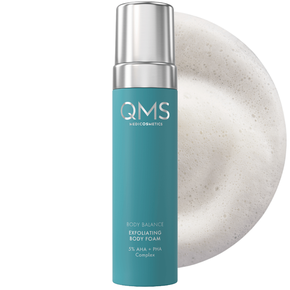 QMS Body Foam – Luxuriöser Schaum mit Fruchtsäuren für eine sanfte Hauterneuerung und verbesserte Hautstruktur.