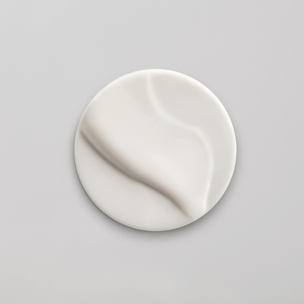 Seidige, schnell einziehende Textur der QMS Hand Cream – intensive Pflege mit Feuchtigkeitsboost.