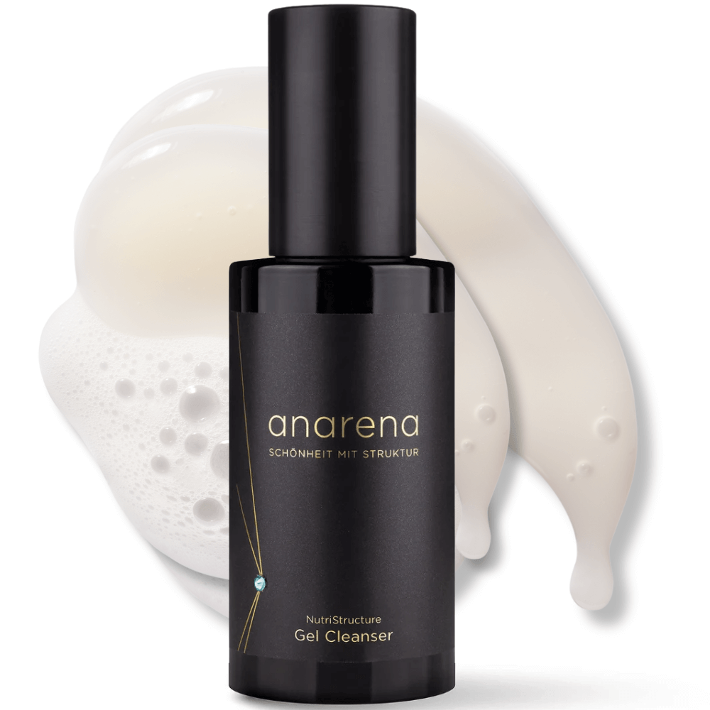 Reinigungsgel mit leichtem Schaum – Anwendung des anarena Gel Cleansers mit sichtbarer Textur