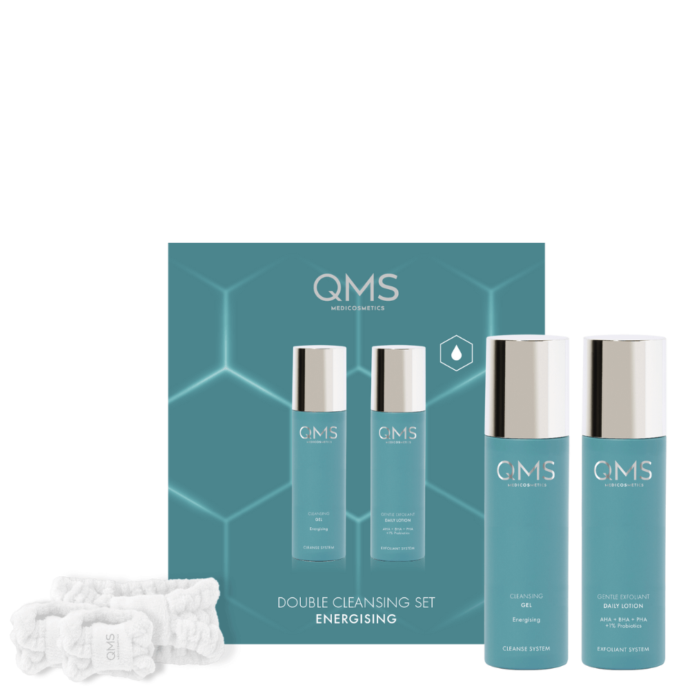QMS Energising Double Cleansing Set – luxuriöses Reinigungsduo mit Stirnband – klärendes AHA/BHA/PHA-Set für porentief reine, frische Haut.