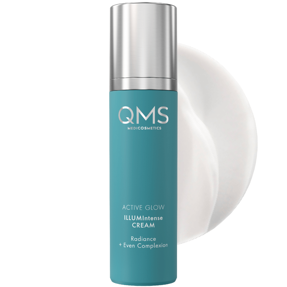 QMS ACTIVE GLOW ILLUMIntense Cream 50ml – feuchtigkeitsspendende Glow-Creme mit Hyaluron, Produktfoto mit weißer Textur