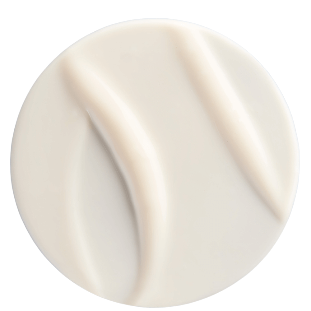 Nahaufnahme der seidigen, glatten Textur der QMS Vitamin ACE Cream – cremig-leichte Konsistenz für intensive Feuchtigkeitspflege