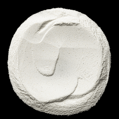 Feine Pudertextur des Skin Regimen LX Enzyme Exfoliator – aktiviert mit Wasser zu einer cremigen Peeling-Formel für sichtbar glattere Haut.