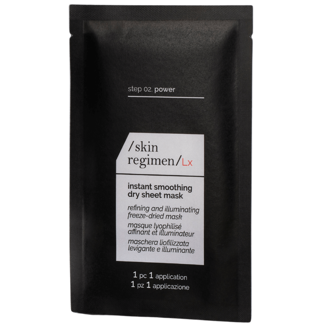 Skin Regimen LX Instant Smoothing Dry Sheet Mask – schwarze Produktverpackung der glättenden, feuchtigkeitsspendenden Anti-Aging-Tuchmaske.