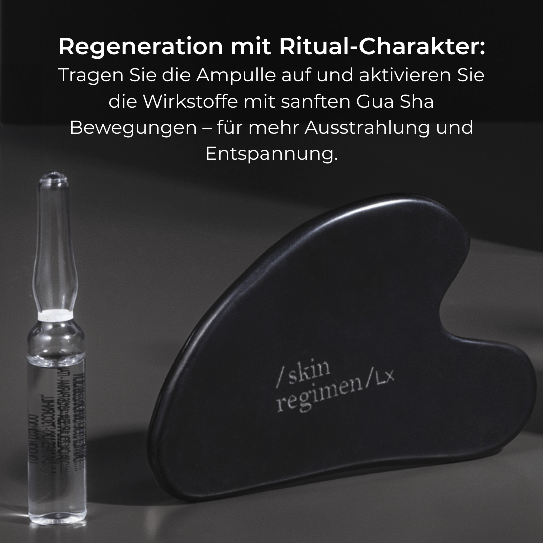 Skin Regimen LX Ampulle und Gua Sha Tool – regenerierendes Pflege-Ritual zur Aktivierung der Wirkstoffe für strahlende, entspannte Haut.